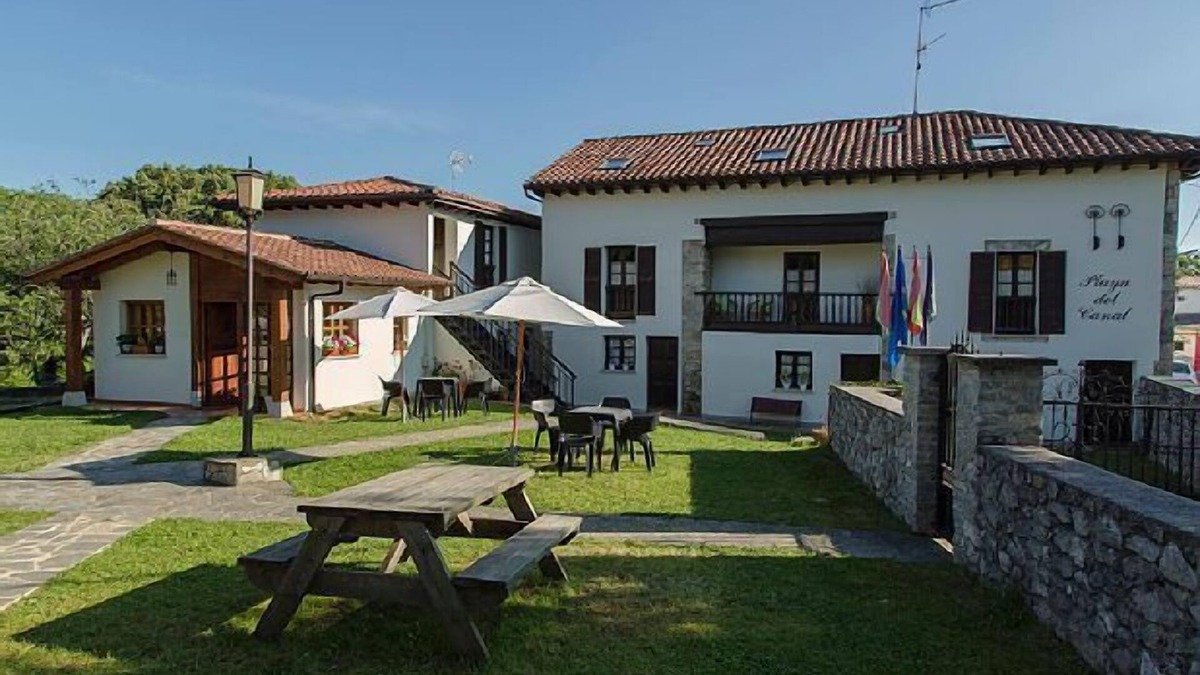 Villanueva de Pria Cottage | Rural apartment Playa del Canal for 4 people