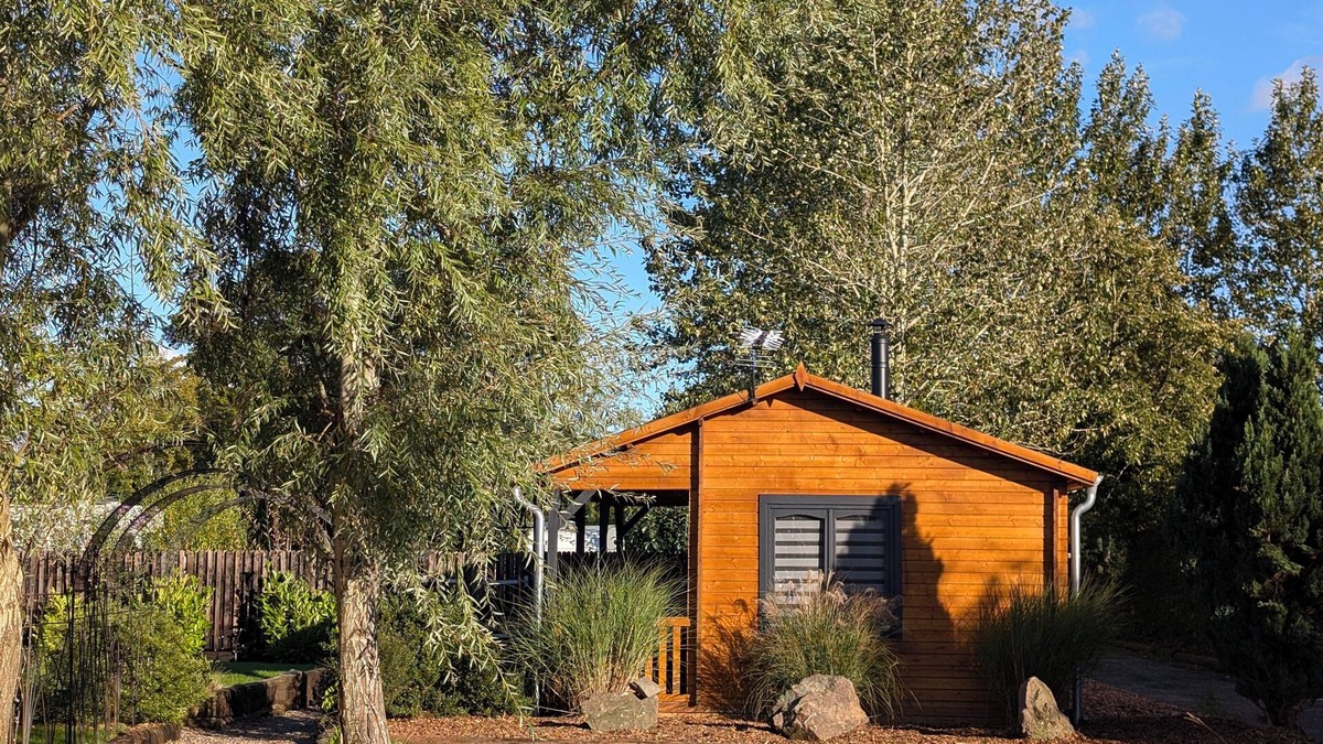 Moreton Cabin | Rural cosy cabin with log burner on the lowlands of the famous Malvern Hills.