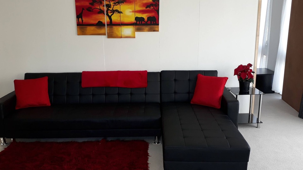 Awanui Cottage | Rural Cottage Minutes From Beaches, Lakes and Town
