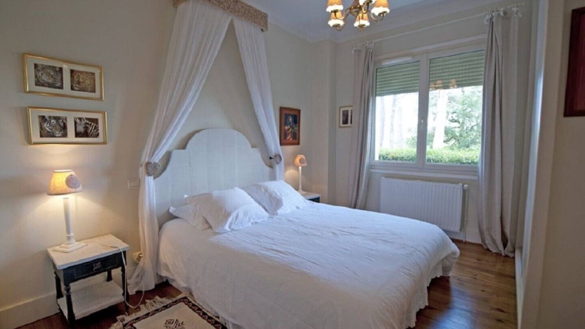 Verteuil-dAgenais House | Rural country retreat with private heated pool and driving range!
