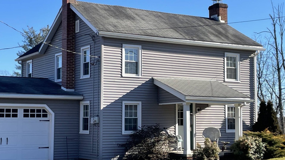 West Milton House | Rural cozy and quaint farmhouse with secluded patio and 15 minute drive to town.