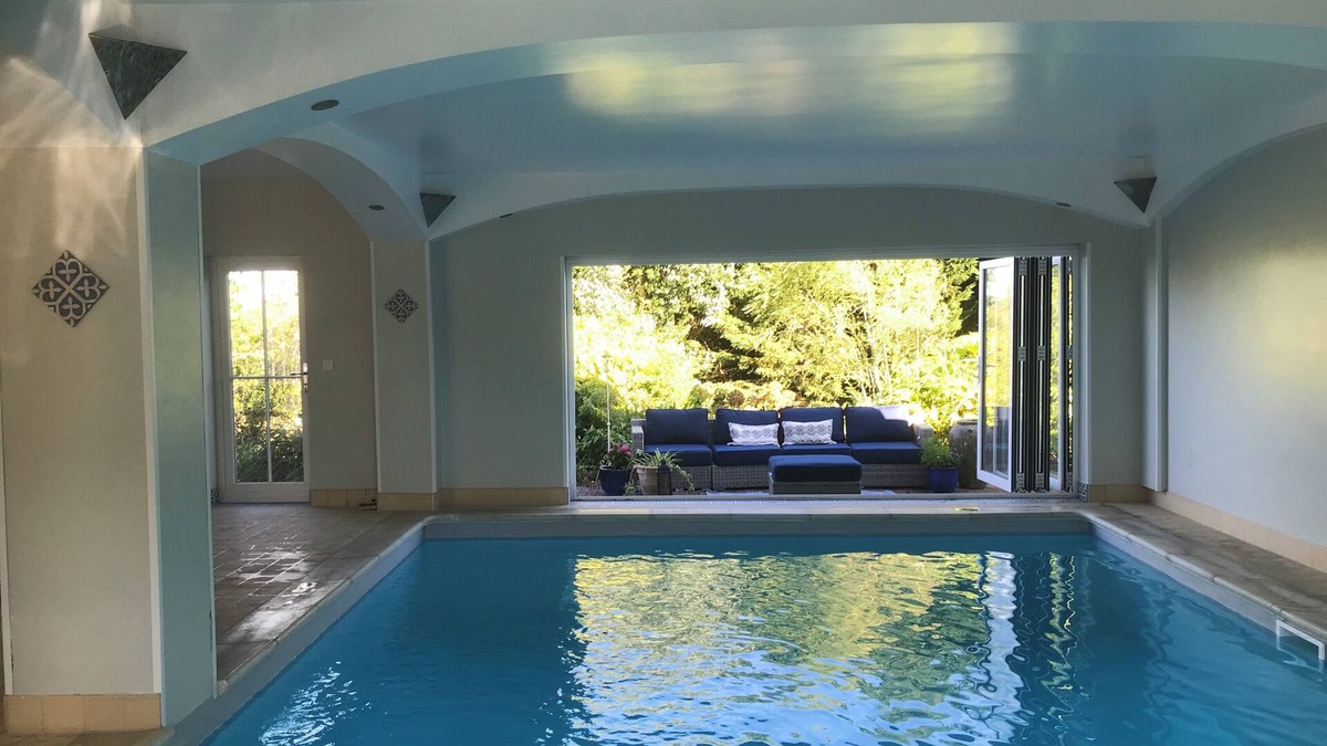 Barns Green Apartment | Rural farm stay- apartment with indoor heated swimming pool, terrace and garden