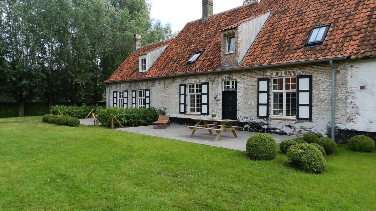 Damme Other | Rural farmhouse from 1729 with every comfort, overlooking the golf