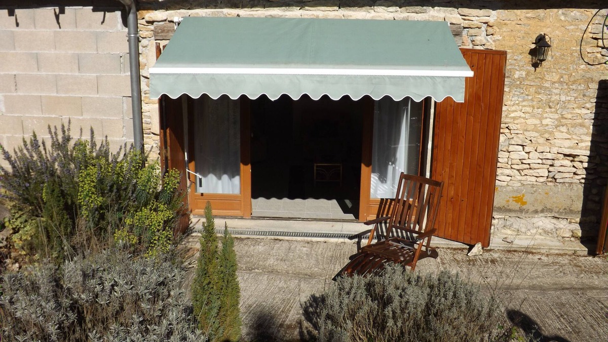 Benest Cottage | Rural Gite in quiet surroundings