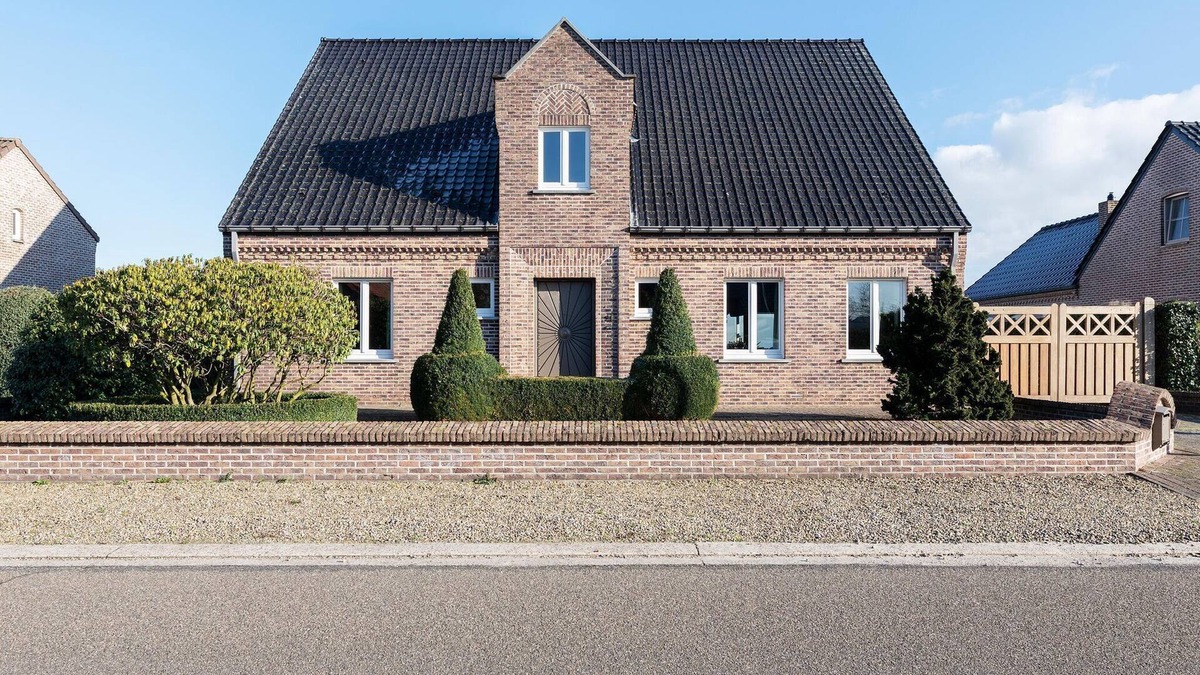 Bocholt House | Rural holiday home in Bocholt with hot tub