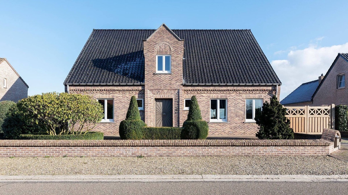 Bocholt House | Rural holiday home in Bocholt with hot tub