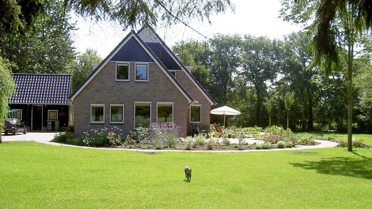 Bazuin House | Rural holiday home with terrace