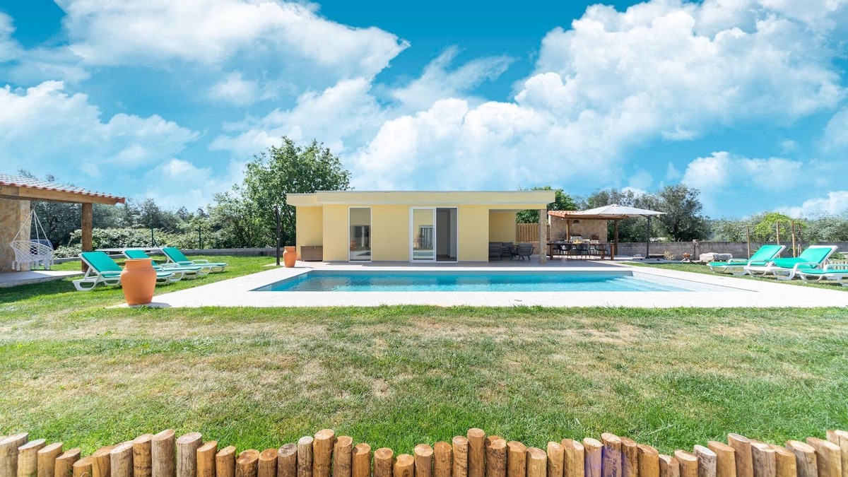 Camparca House | Rural Holiday Home with Pool
