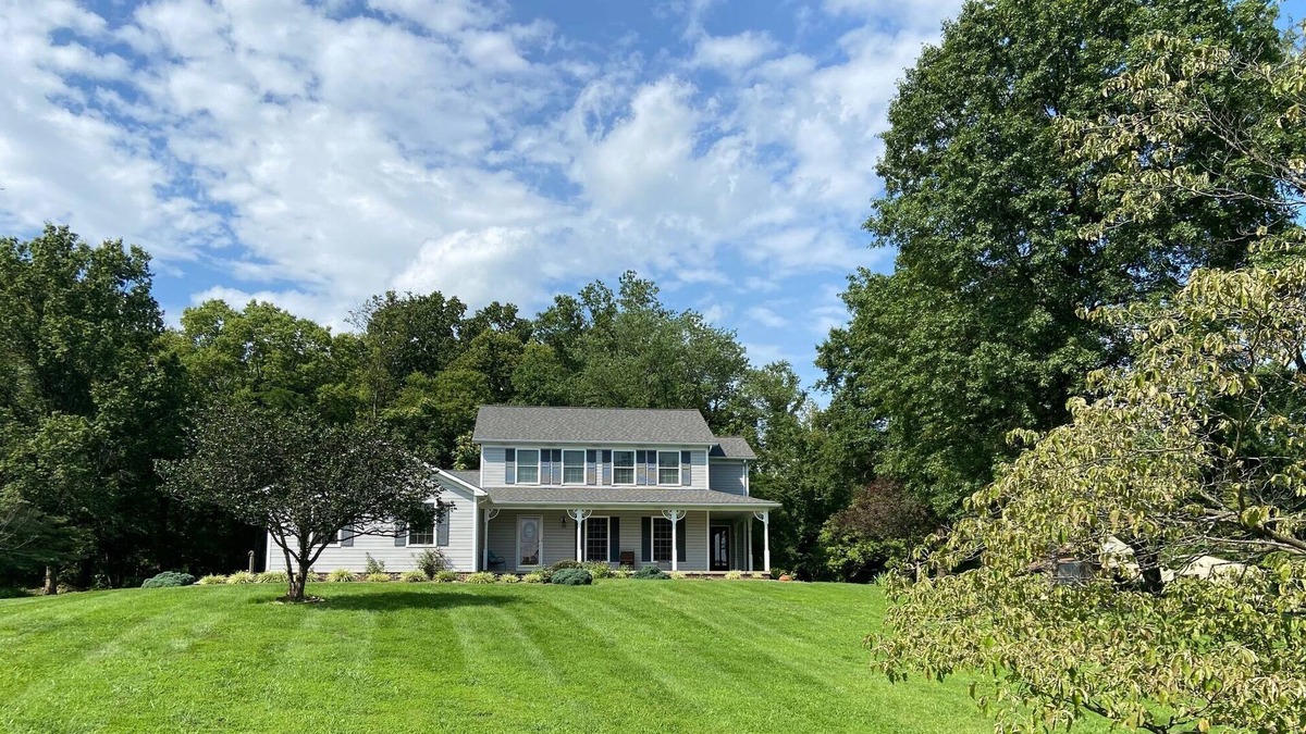 Round Hill House | Rural home