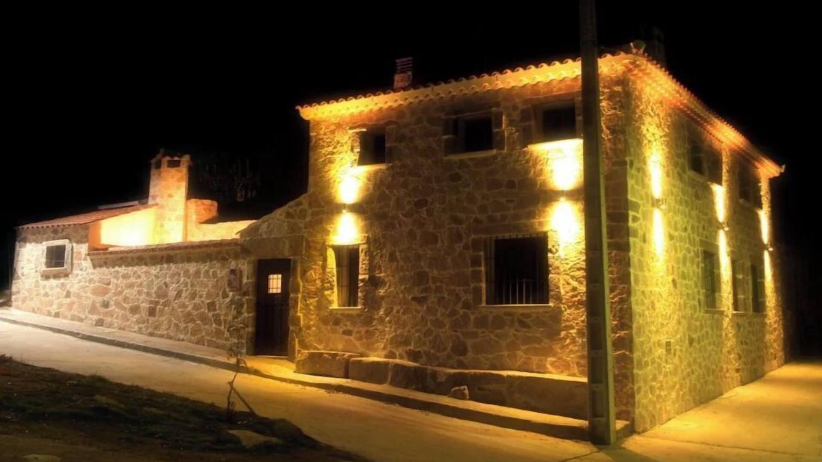 Puente del Congosto House | Rural house "El Gorgocil"4* your meeting place, for 8 people