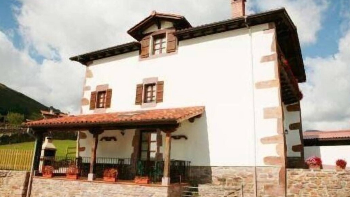 Azpilkueta Cottage | Rural house completely renovated in the Baztan valley