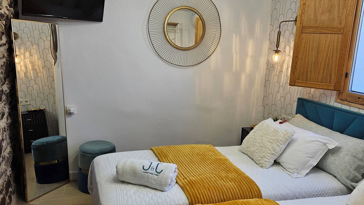 Montanchez Cottage | Rural House El Edén with Swimming Pool and Hydromassage Shower in Barrio Judío de Montánchez
