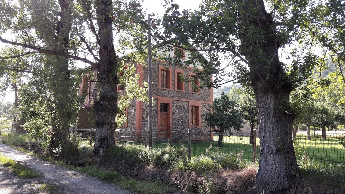 Matallana de Torio House | Rural house El Refugio de Valporquero. Isolated mansion in the middle of a nature reserve