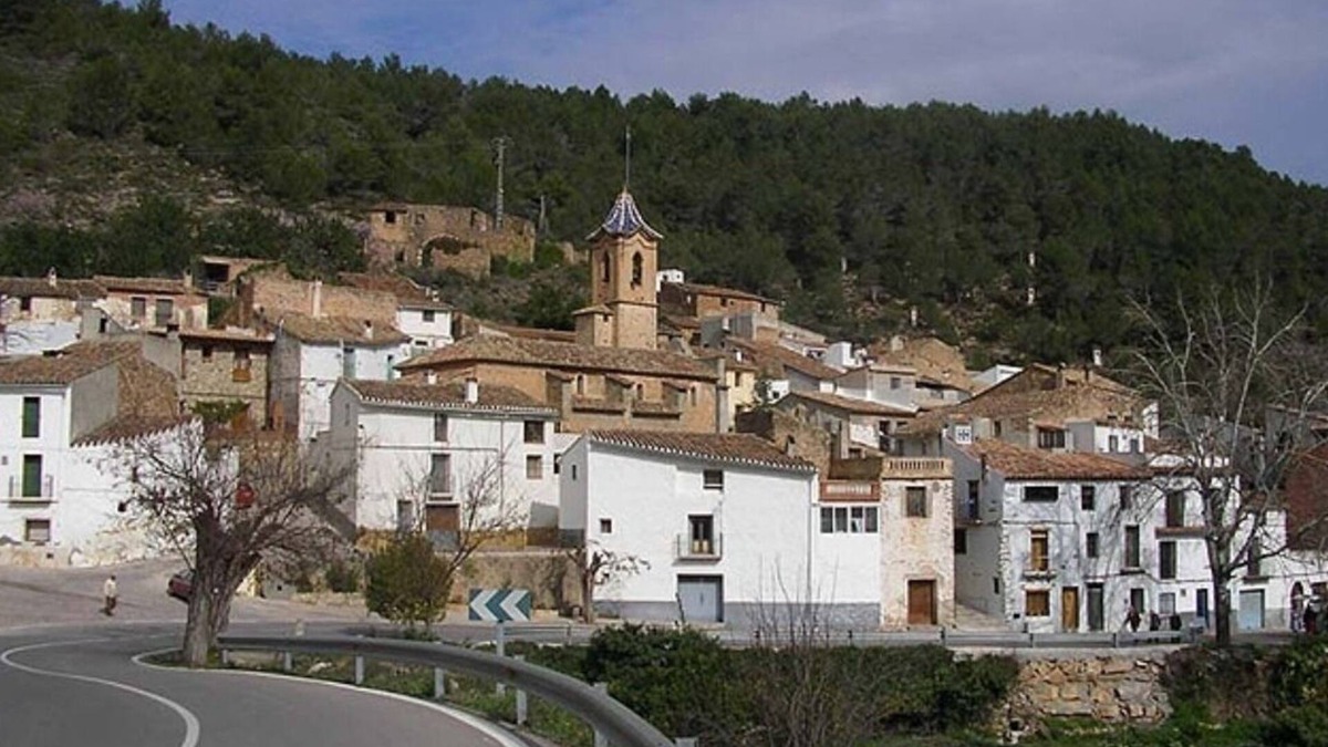 Alcudia de Veo House | RURAL HOUSE IN SIERRA DE ESPADAN- VEO