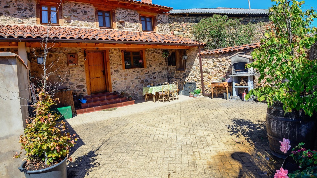 Benllera House | Rural house in the mountain of Leon