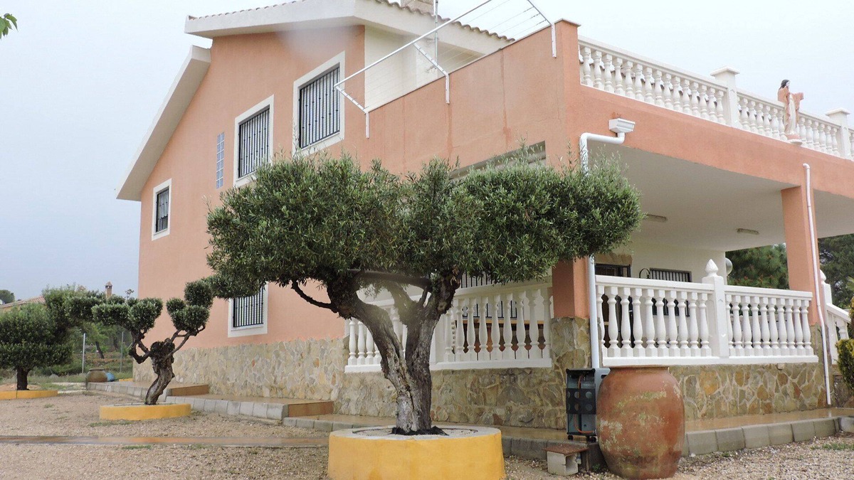 Onil Villa | Rural House Mas. Private pools, for children and adults. Families