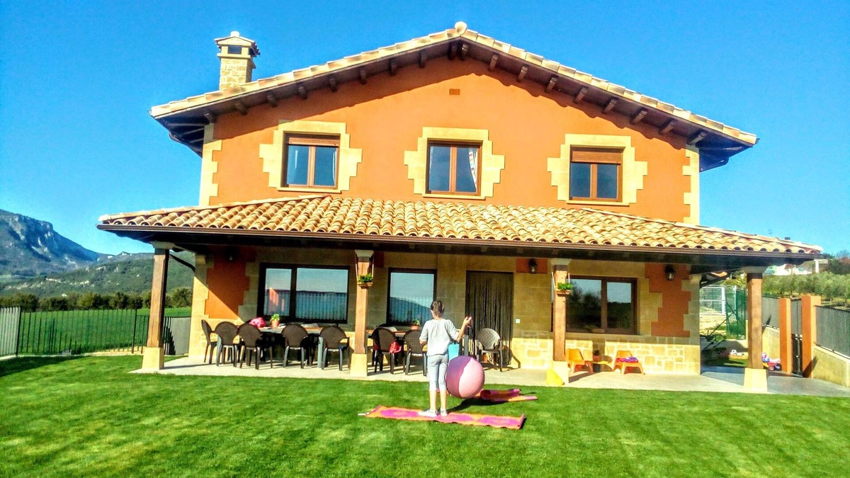 Allin Cottage | Rural house near Estella accessible for groups of 14-16 people.