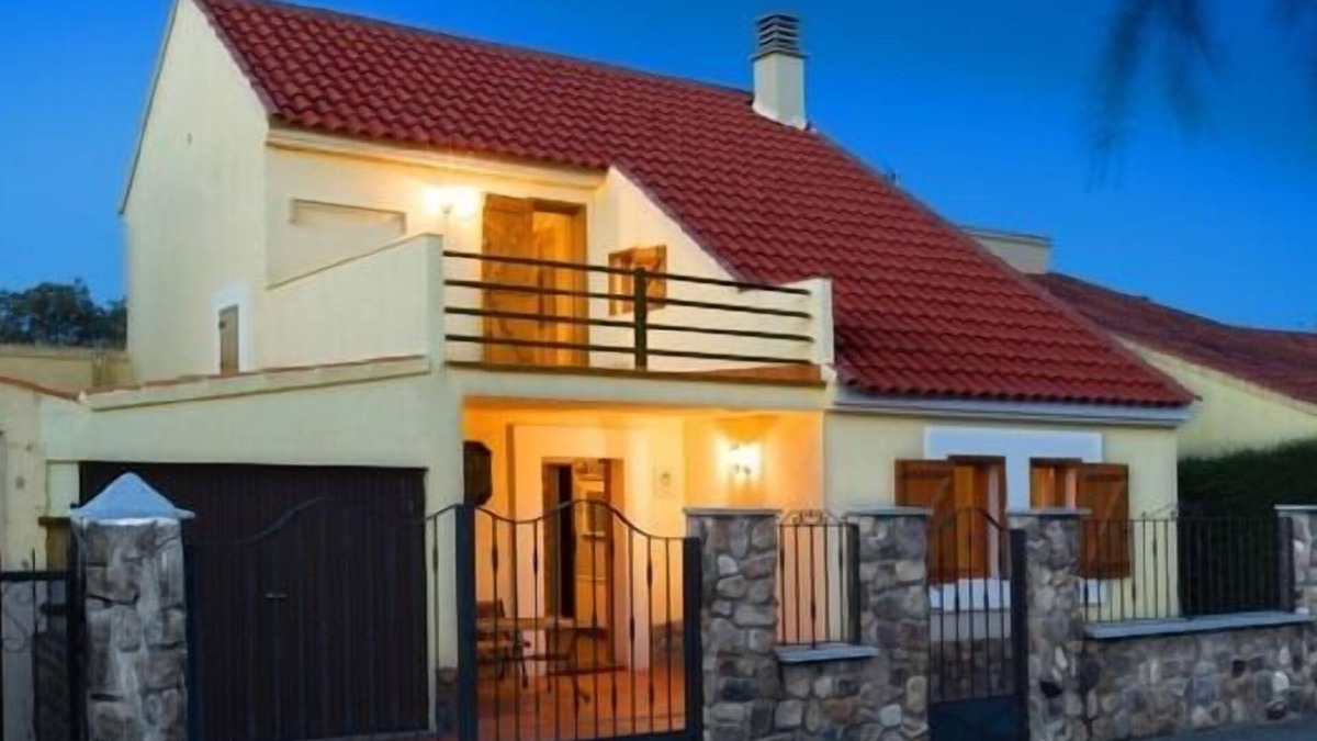 Anon de Moncayo House | rural house with private garden and barbecue.