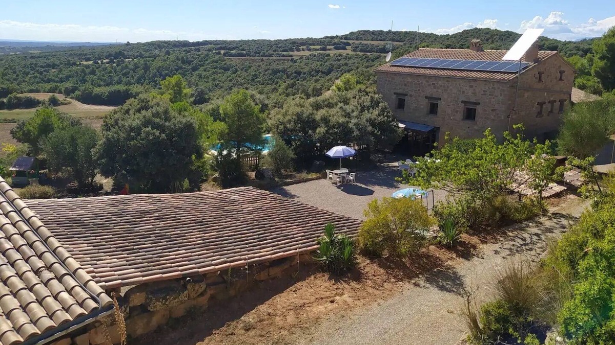 Biosca Cottage | Rural house with swimming pool for groups of up to 15 people
