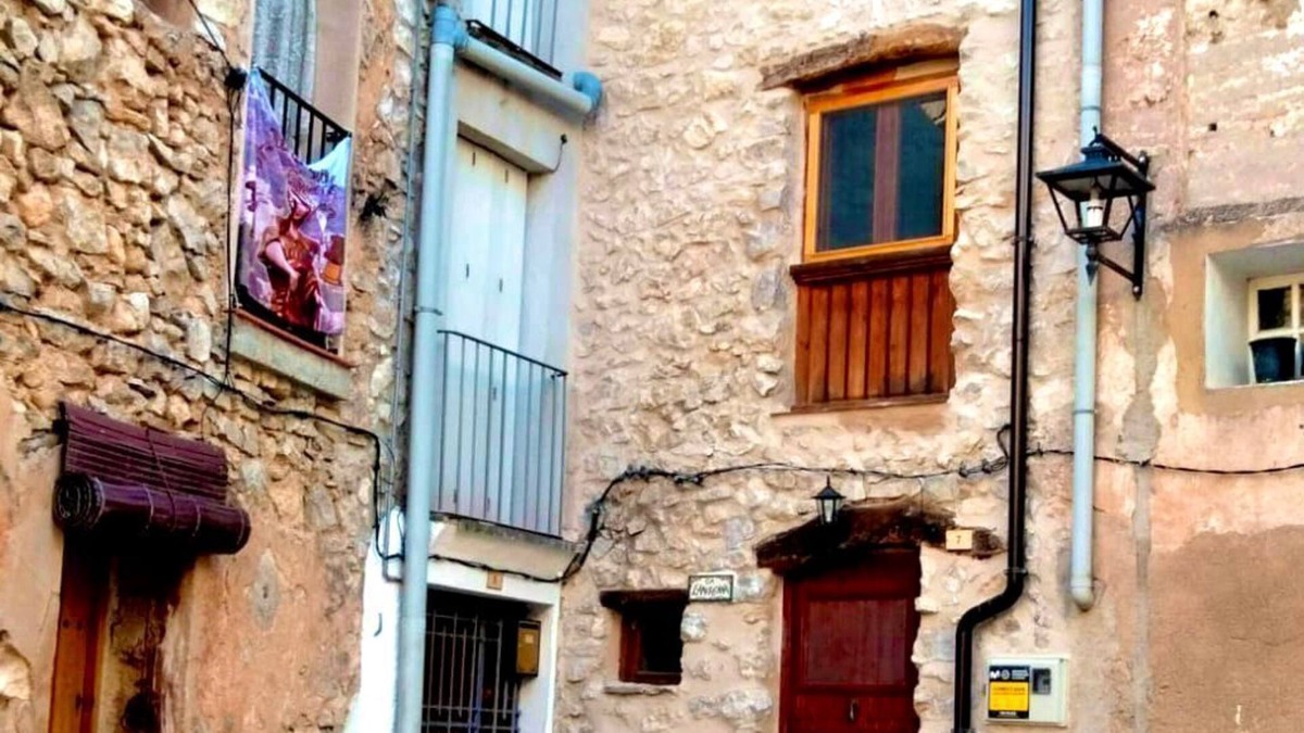 El Pinell de Brai House | Rural House within Historical Medieval Town - Castle Miravet/Ebro River near!