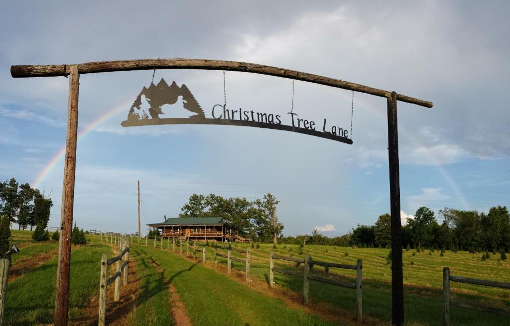 Cecil House | Rural life on a real Christmas tree farm! Hallmark experience!