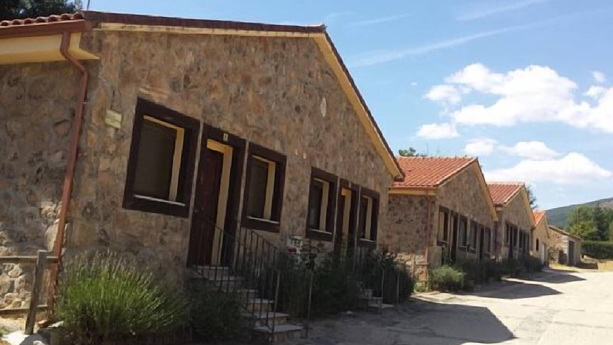 Pinilla de Buitrago Cottage | Rural lodging La Chorrera for 2 people