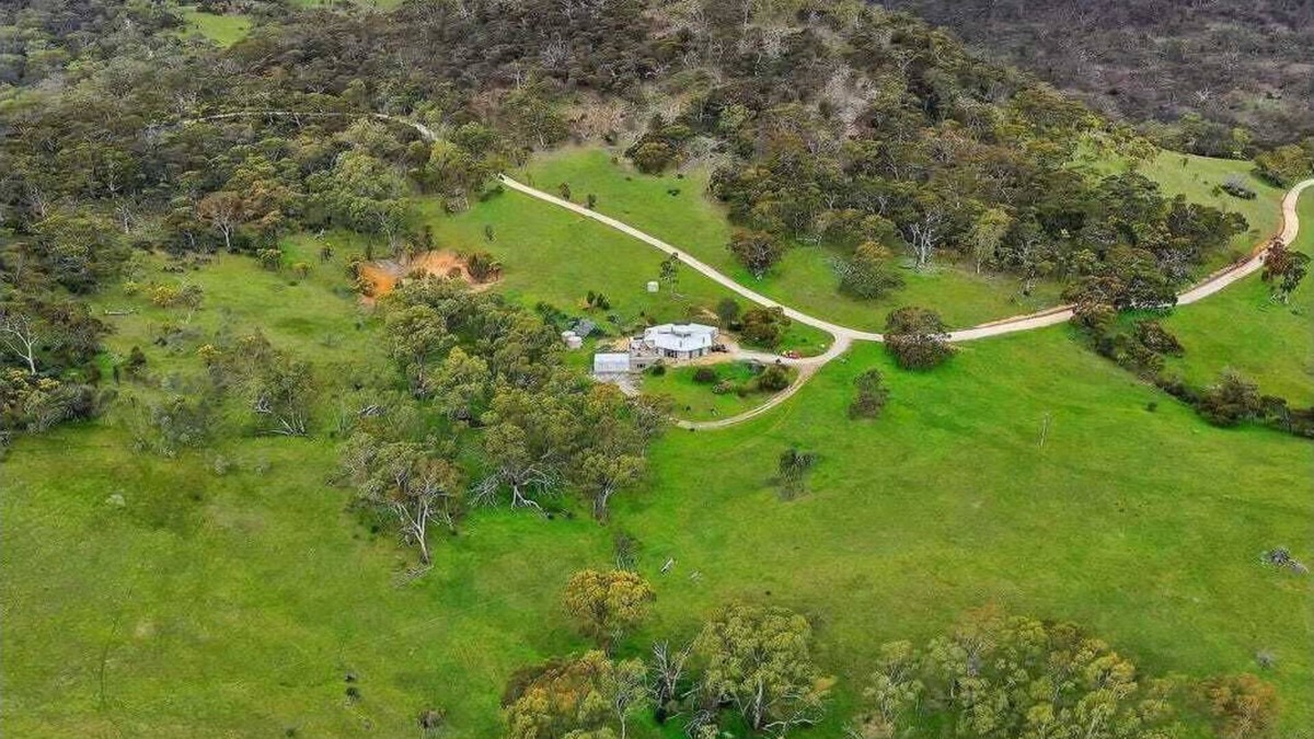 Krondorf House | Rural retreat! 5 min to wineries/10 min to town!