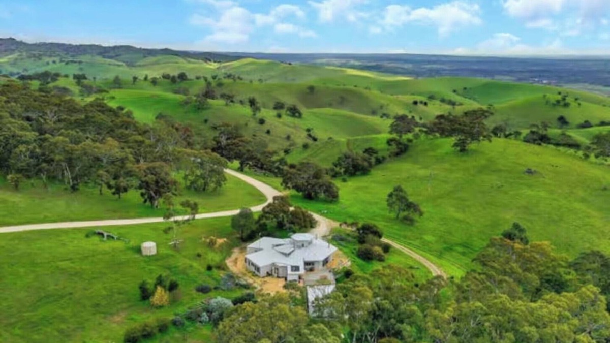 Krondorf House | Rural retreat | 5 min to wineries/10 min to town