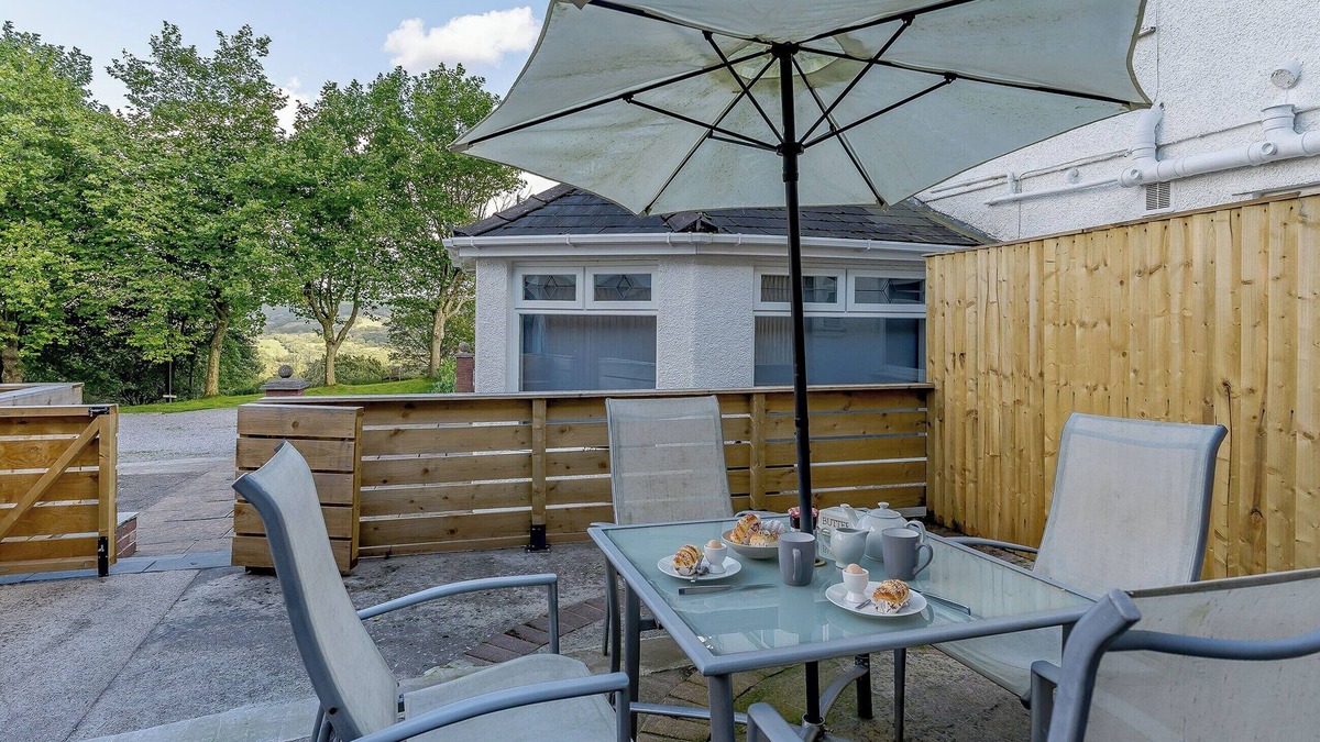 Neath Cottage | Rural romantic getaway for two.