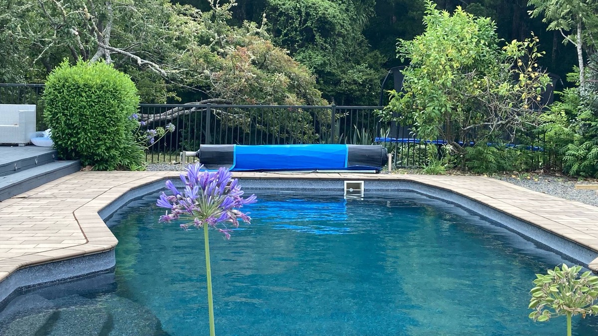 Waimauku Cottage | Rural setting, pool, family friendly