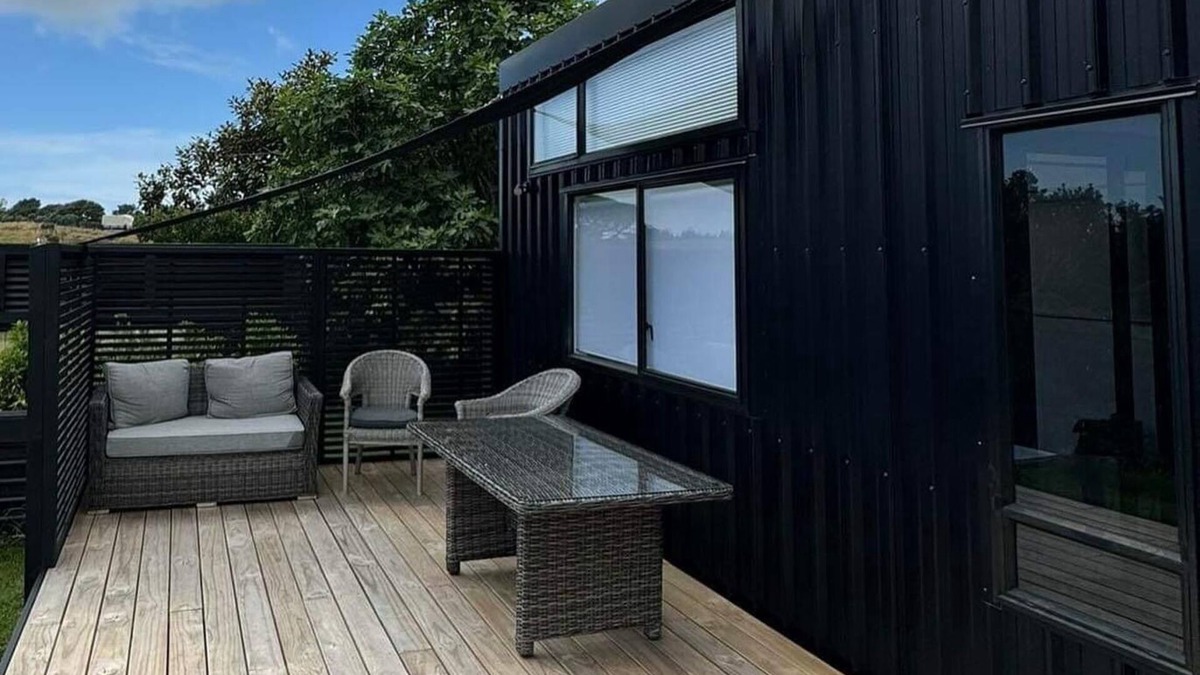 Hurworth Cottage | Rural Tiny home retreat very close to town