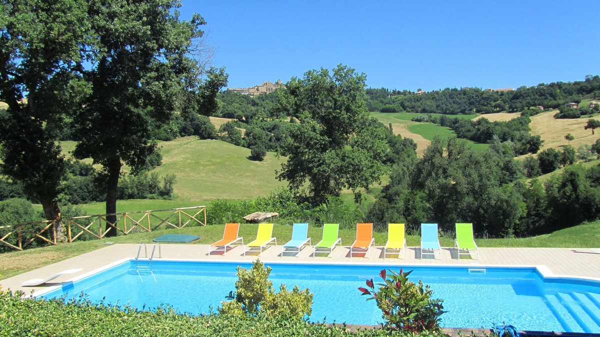 Gualdo Villa | Rural Villa, Large Private Saltwater Pool, Diving Board Mountain & Village Viewn