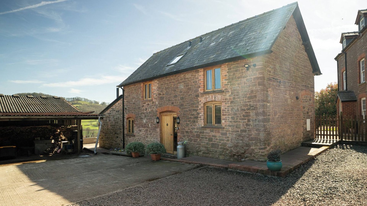 Abergavenny House | Rural Welsh Escape, 20 minutes to Abergavenny & The Wye Valley