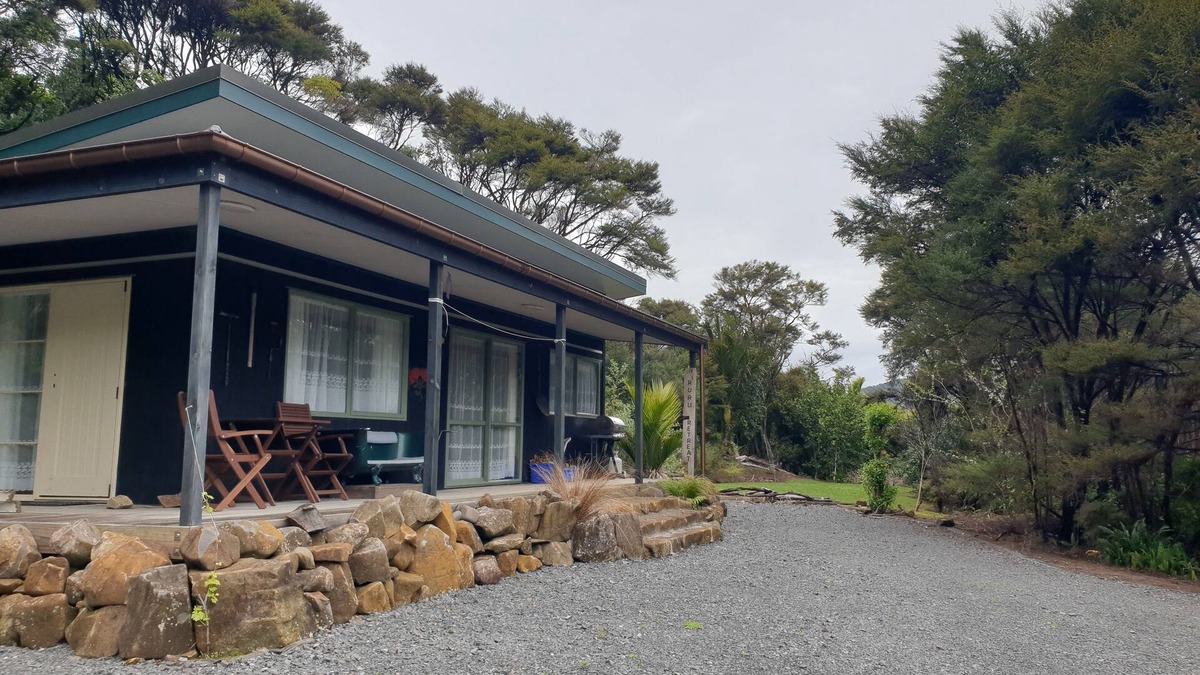 Tuateawa House | Ruru Retreat in Tuateawa
