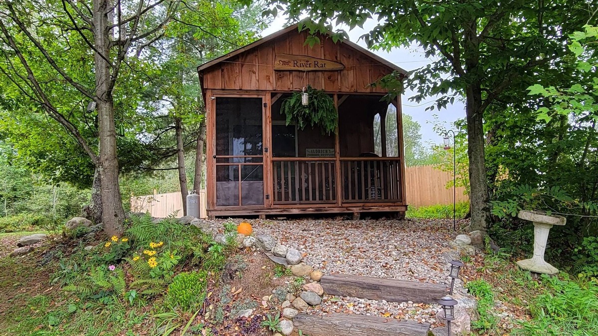Edwards Cabin | Rus-tic: appropriate to the country, River Rat Cabin