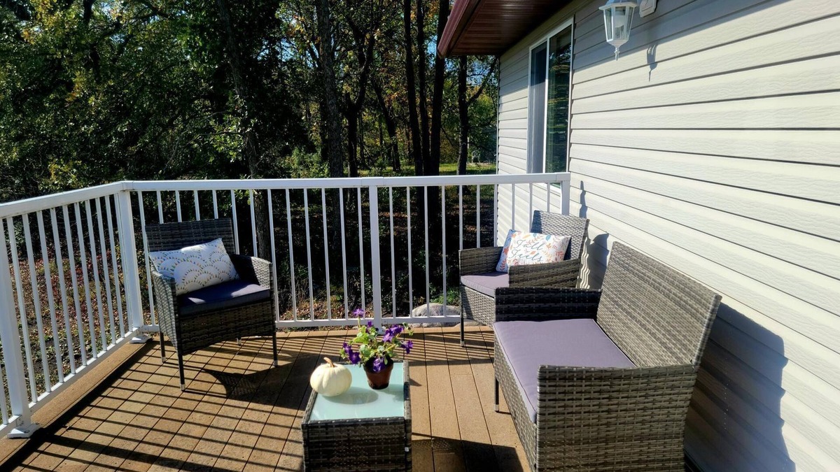 Perham House | Rush Lake, Lake View retreat. Family size house, spacious parking.