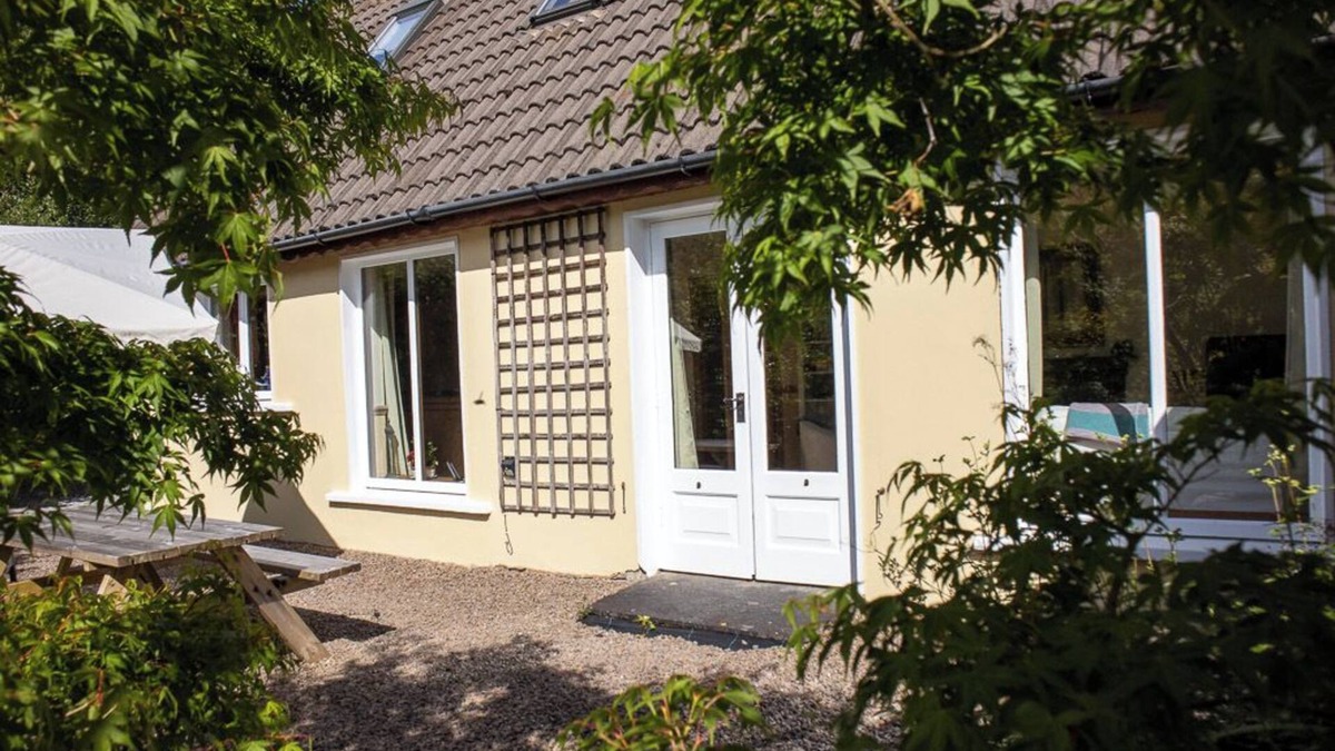 Kenmare House | Rusheens Cottage. Charming comfortable cottage with sauna in peaceful valley.