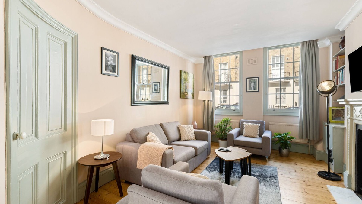 St. Pancras Apartment | Russell Square Retreat - 2 Bed Victorian Home