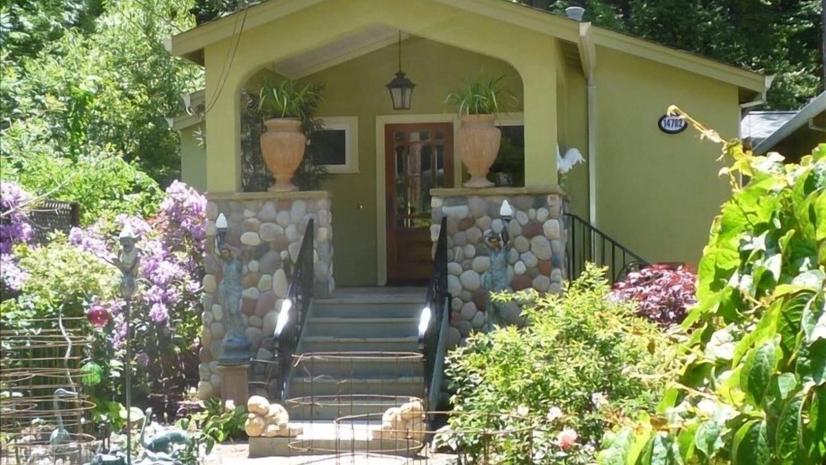 Guerneville House | Russian River Gem in the Wine Country Close to Ocean and Spas.