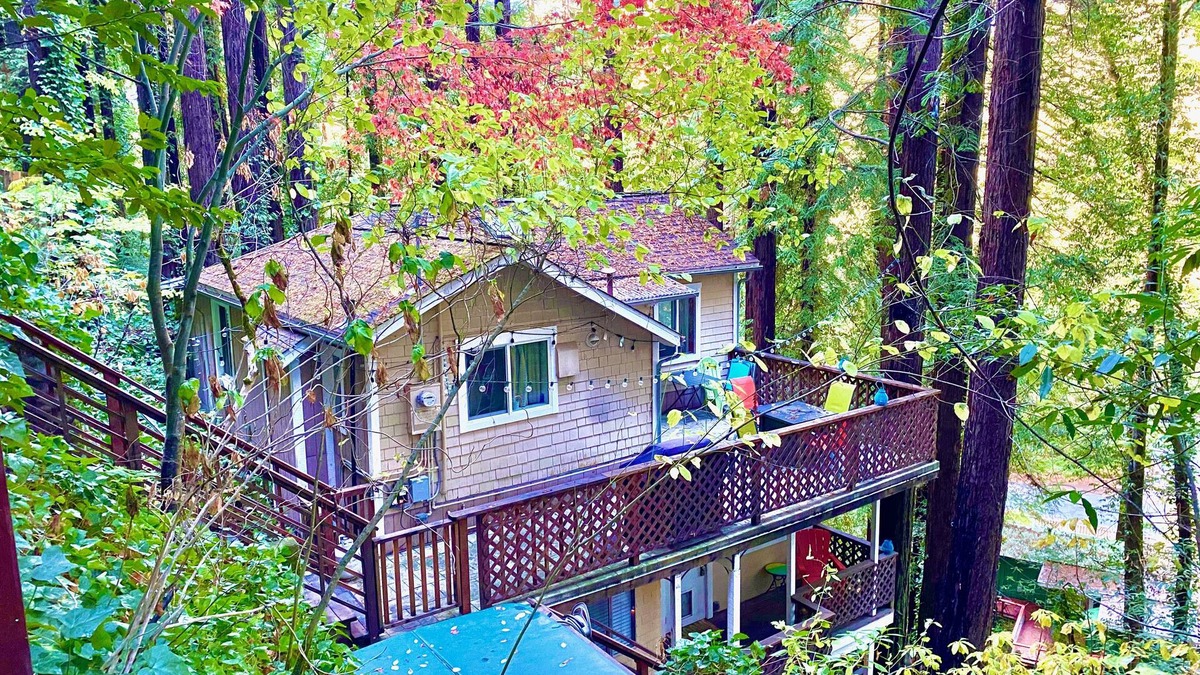 Northwood House | Russian River Privacy In The Redwoods - Hot tub/Fire pit table/Decks/Relaxation!