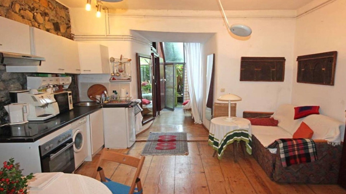 Altstadt House | Rust pile Modern retreat