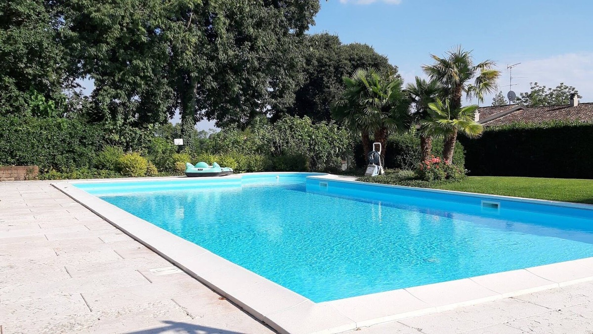 Cavriana Apartment | Rustic 2 Bedroom Apartment Near Lake Garda With Swimming Pool