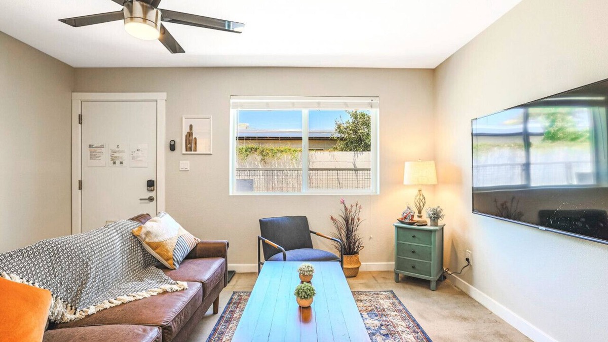 Camelback East Condo | Rustic 2 Bedroom Canyon Suite Biltmore Camelback