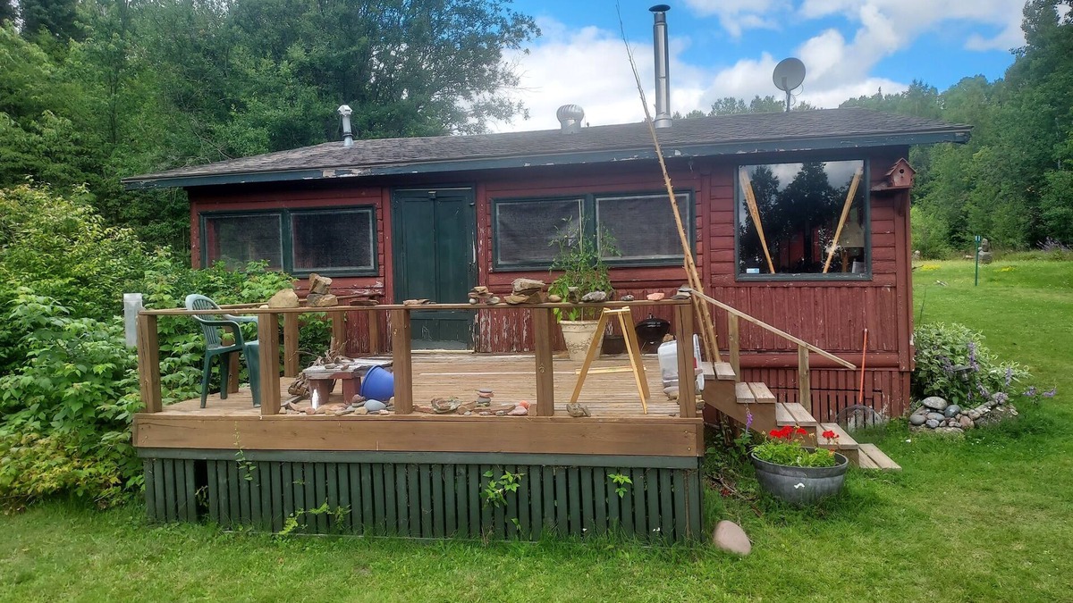Grand Marais Cabin | Rustic 2-bedroom secluded cabin on Devil Track Lake - minutes from Grand Marais