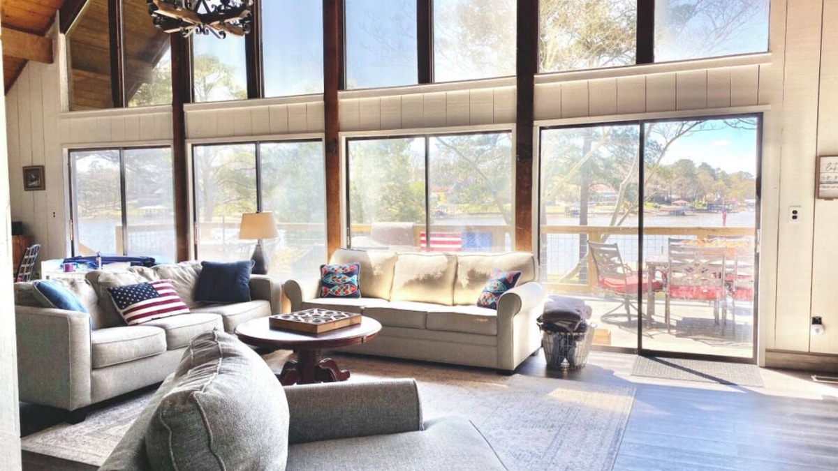 Pell City House | Rustic 3 bedroom, 3 bathroom cottage on Logan Martin Lake