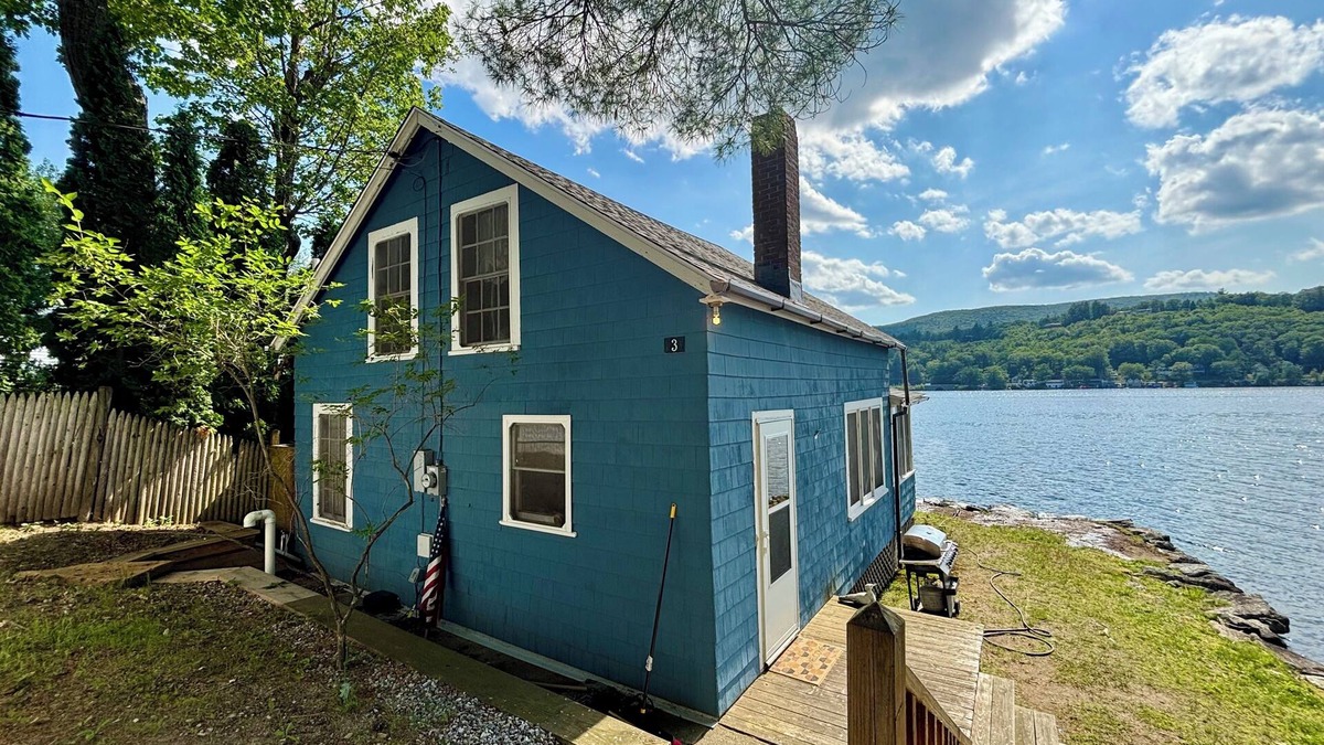 Alton Bay Cabin | Rustic 4-bedroom cabin with WiFi, AC in charming Alton Bay on Lake Winni.