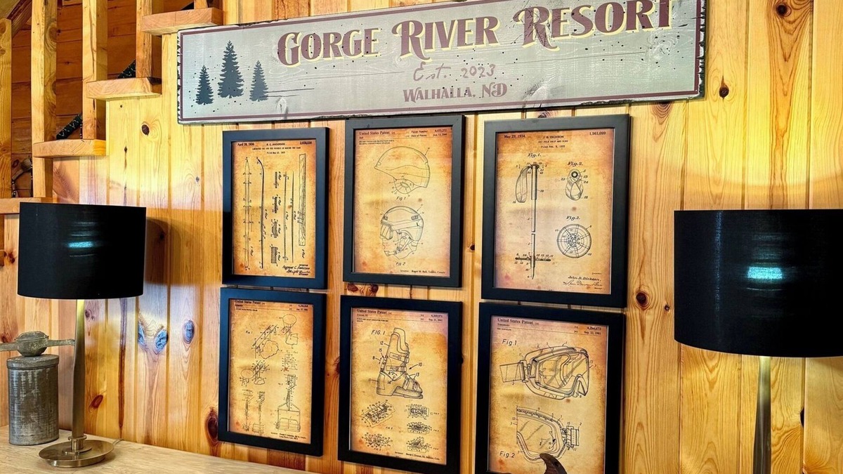 Pembina County House | Rustic 5 Bedroom Gorge River Resort