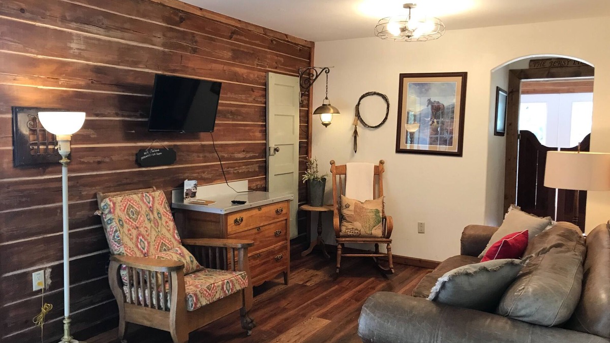 Alpine Village Cabin | Rustic and charming dog-friendly mountain retreat with deck, W/D, & amazing view