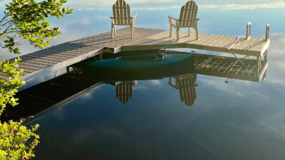 Jaffrey Cottage | Rustic and cozy lakeside cottage