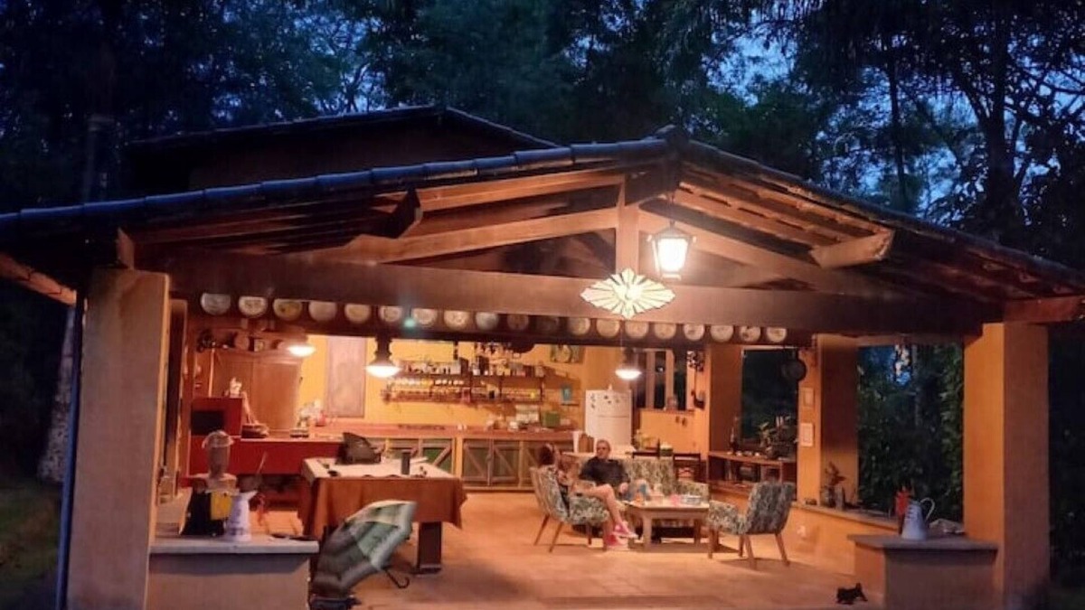 Simao Pereira Ski Chalet | Rustic and elegant guest house with swimming pool.